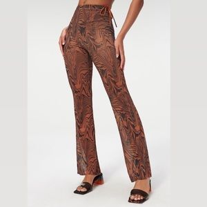 Good American Swirl Mesh Flare Pant